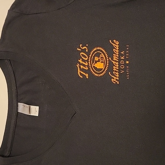 Tito's Black Short Sleeve T-Shirt V-neck Size Medium - Picture 2 of 16
